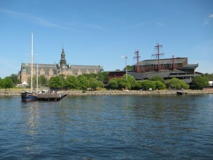 Djurgården: Vasa Museum (re.), Nordisches Museum (li.)